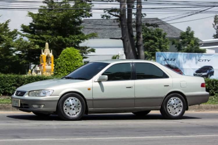 showing silver color toyota camry
